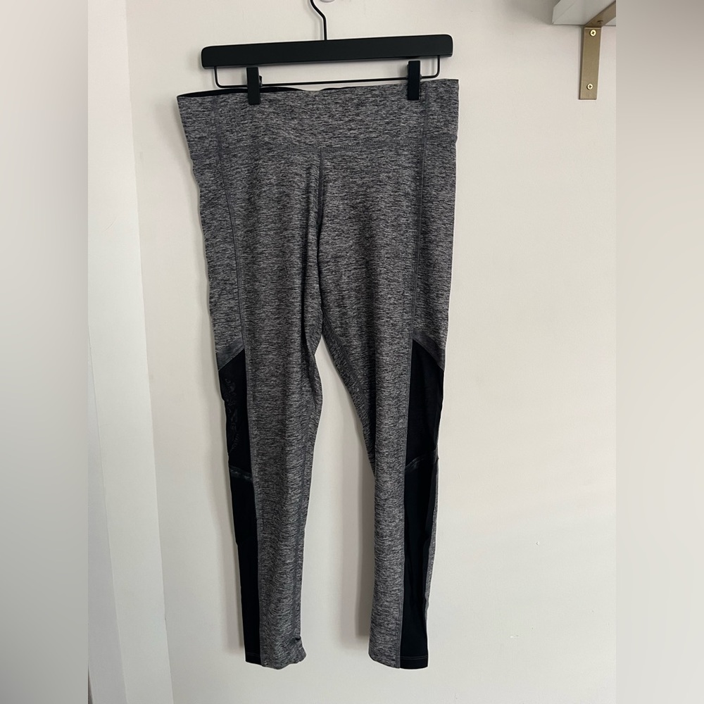 Pink (Victoria’s Secret) Grey Leggings with Side Leg Mesh detailing. Size large